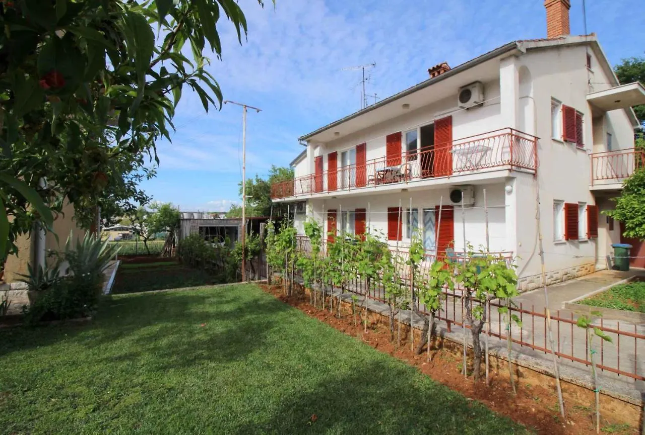 Apartment In Porec/Istrien 36931 פורץ